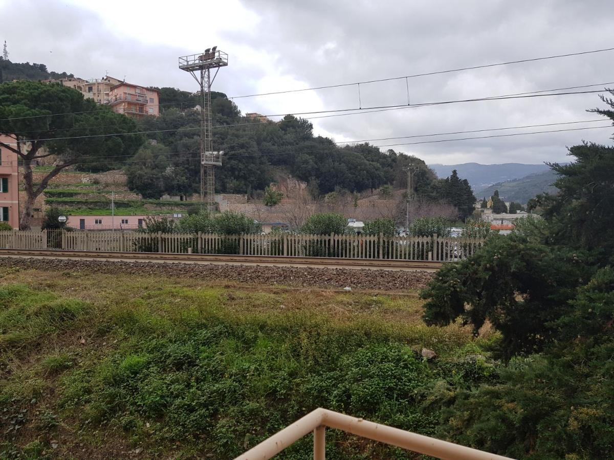 Holiday In Pietra Ligure Bagian luar foto